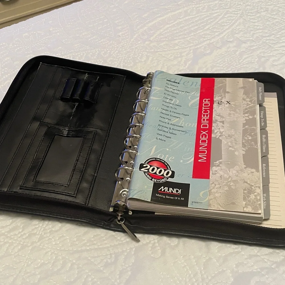 MUNDI Black Zip Planner Business Organizer Agenda Tracker Ring Binder Zip Book